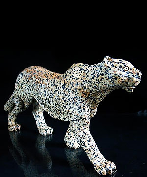 STUNNING Dalmatine Carved Leopard,Crystal