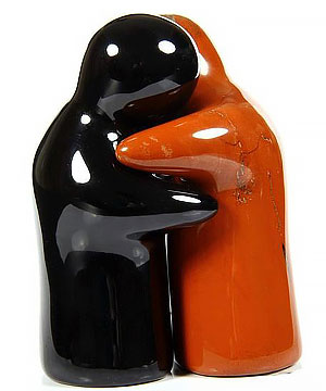 GREAT GIFT FOR LOVERS Black Obsidian & Red Jasper Carved Crystal LOVE HUG COUPLE. CUTE AND UNIQUE.
