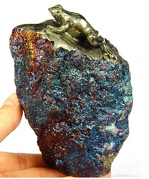 Mineral Specimen Chalcopyrite & Peacock Ore Crystal Carved Crystal Frog Sculpture Amazing flash